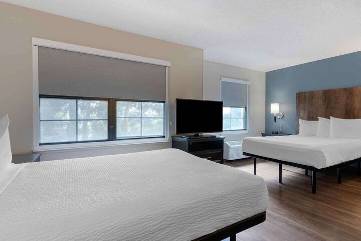 Room 13 of 34