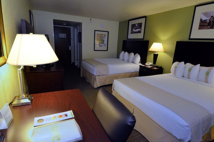 Room 9 of 40
