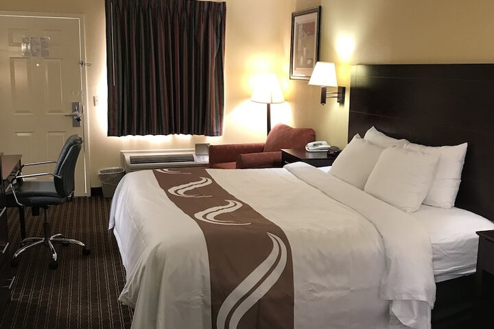 Room 10 of 20