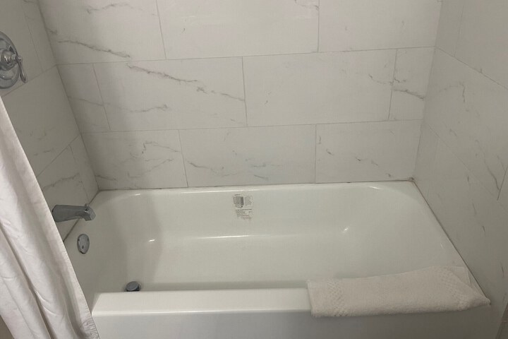 Room 16 of 30