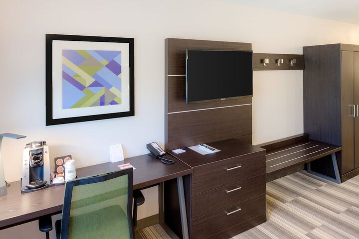 Holiday Inn Express Newberg - Wine Country by IHG