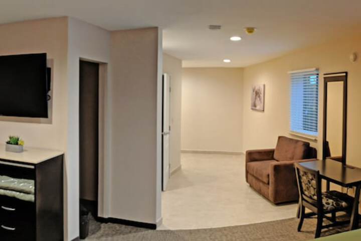 Room 27 of 32