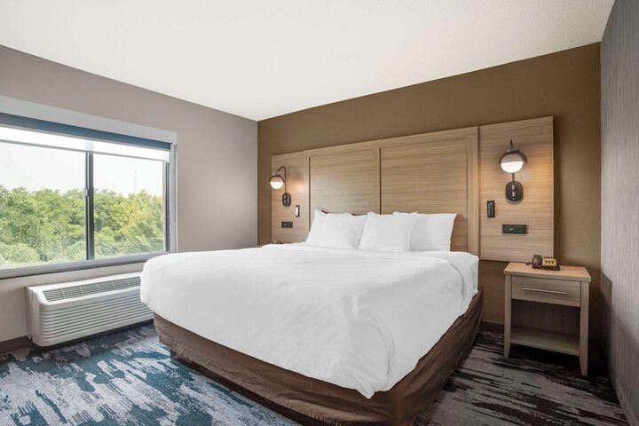 Room 10 of 39