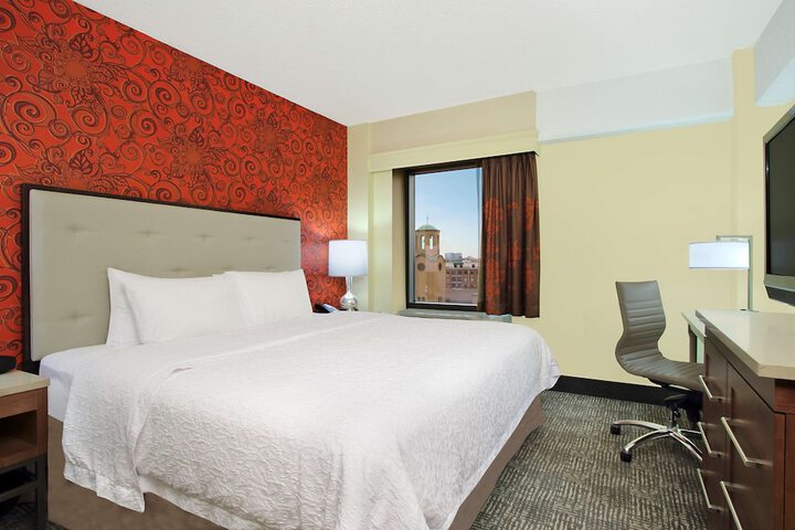 Hampton Inn & Suites Columbus-Downtown