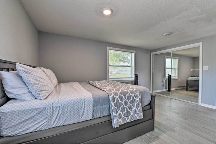 Renovated Port Richey Oasis w / Lanai + Grill!