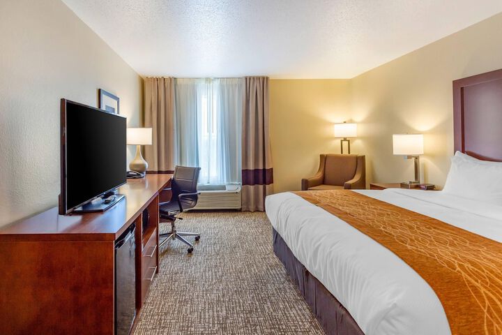 Comfort Inn DeKalb - University Area