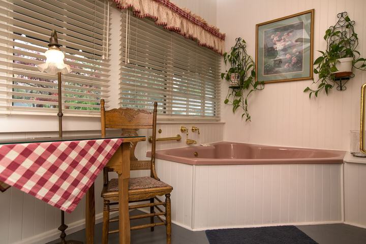 Hot Tub 49 of 52