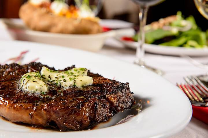 Dining 57 of 65