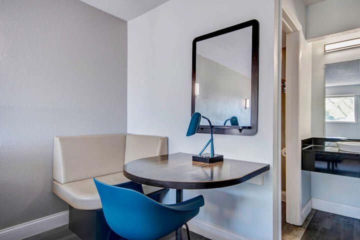 Room 53 of 82