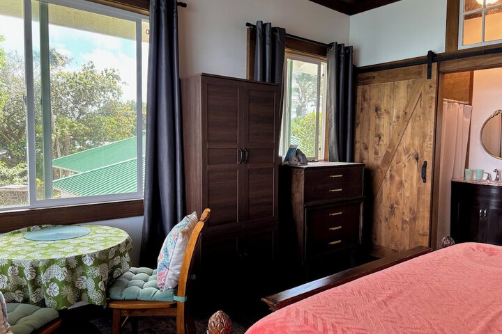 Hilo Bay Oceanfront B & B