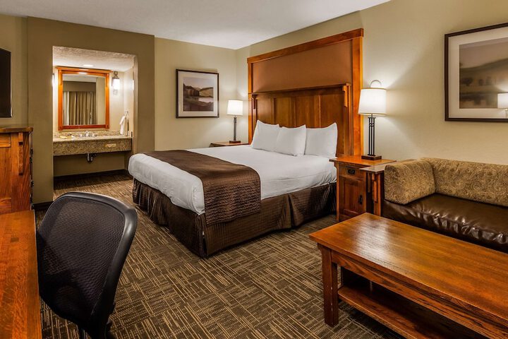 Room 32 of 40
