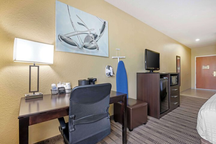 Room 18 of 30