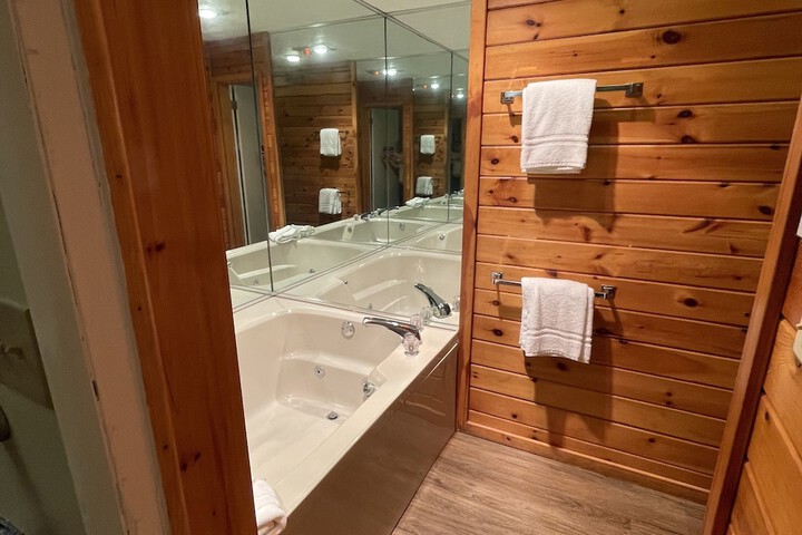 Hot Tub 14 of 15
