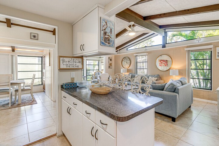 Manasota Key Vacation Rental w / Beach Access!