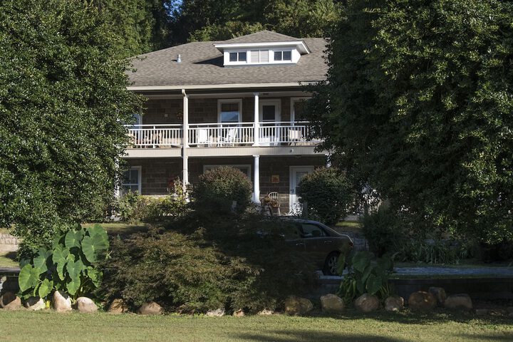 Calhoun House Inn & Suites