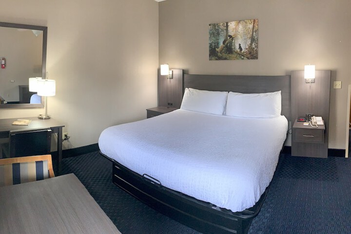 Room 48 of 100