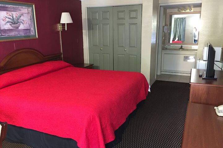 Room 11 of 13