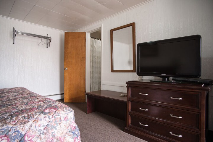 Room 28 of 60