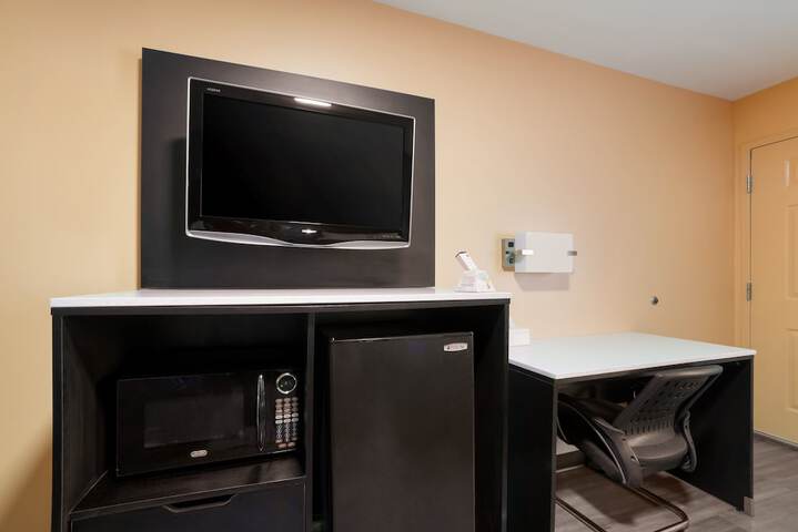 Room 12 of 16