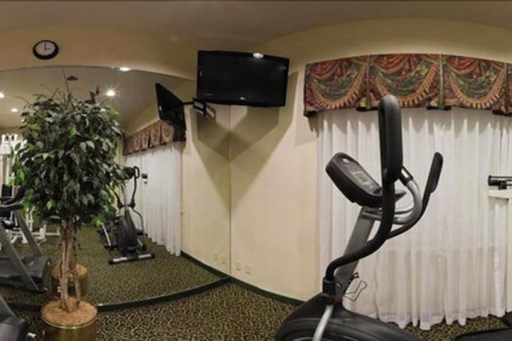 Holiday Inn Express & Suites by IHG