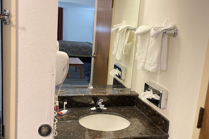 Room 17 of 30