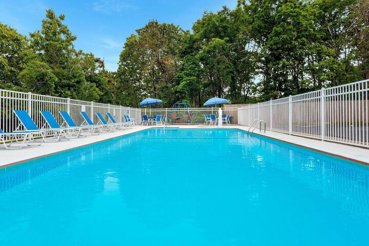 Travelodge by Wyndham Cape Cod Area