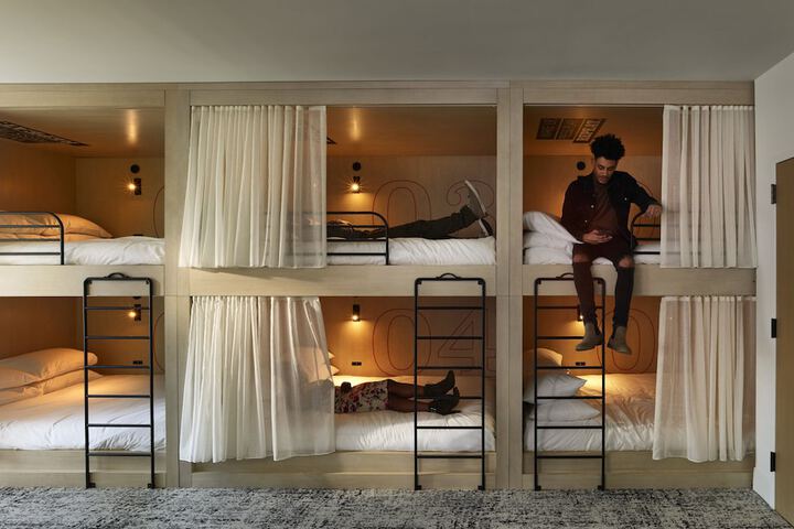 Room 12 of 32
