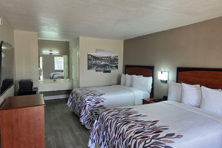 Red Roof Inn Shamrock