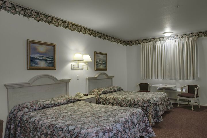 Lighthouse Inn