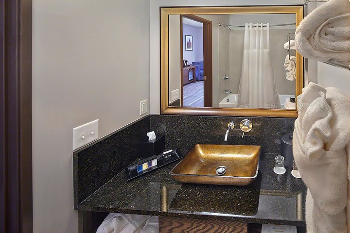 Room 6 of 26