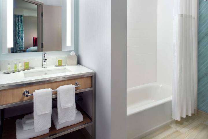 Room 4 of 26