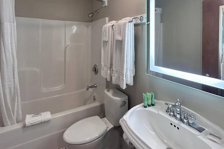 The Port Inn - Port St. Joe an Ascend Collection Hotel