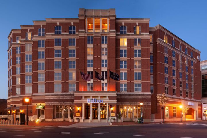 Hotel 4 of 103