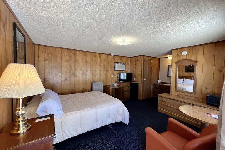 Room 3 of 51