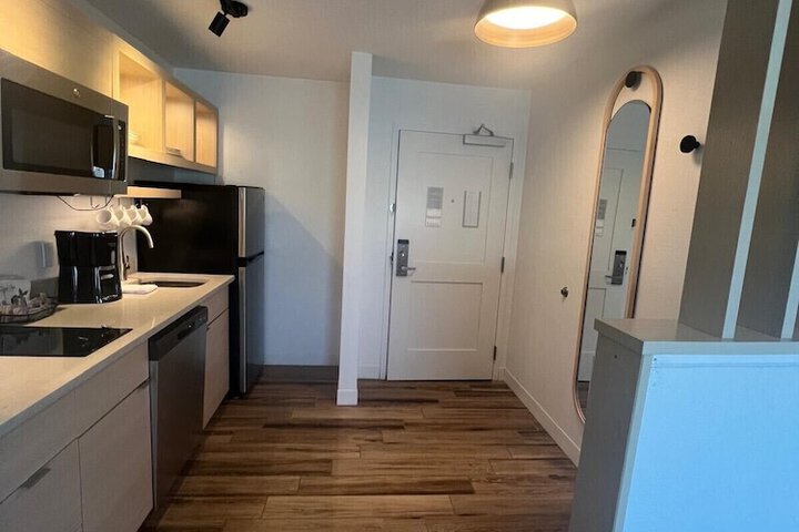 Room 30 of 46