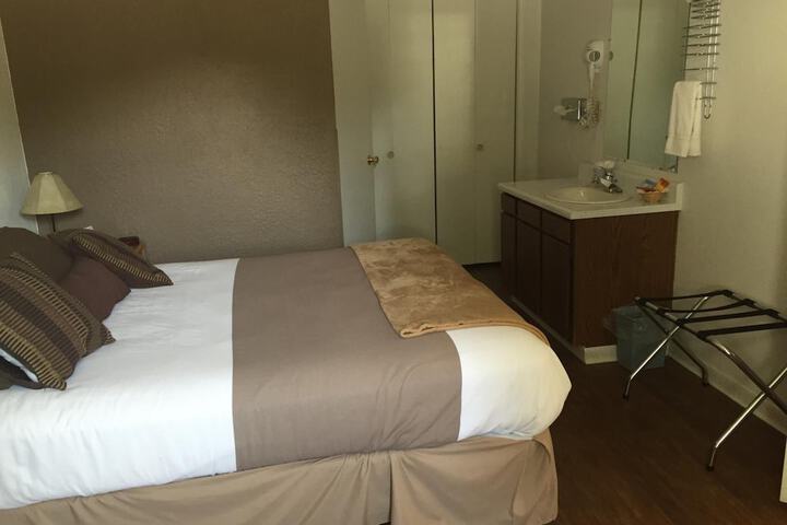 Room 34 of 66