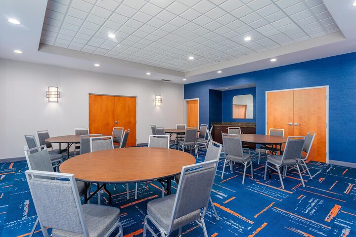 Hampton Inn & Suites Parkersburg Downtown