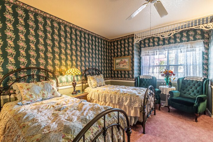 Room 48 of 94