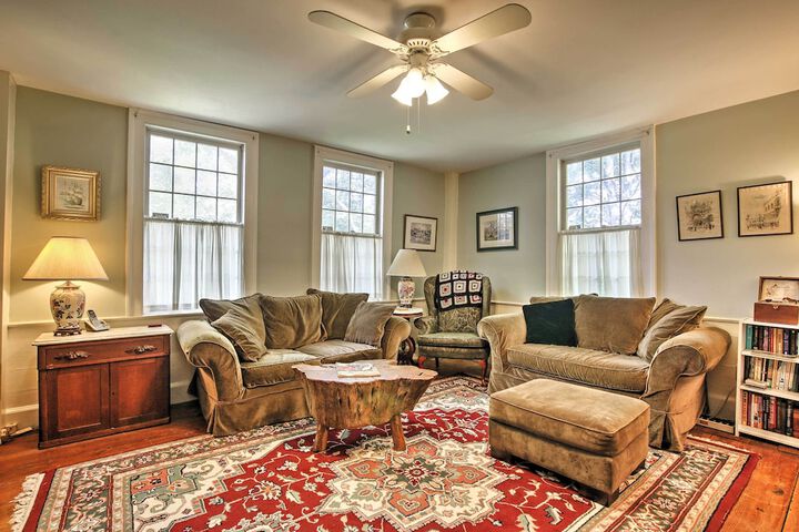 Historic Huntington Home - Walk to Westfield River