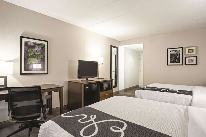 Room 17 of 38