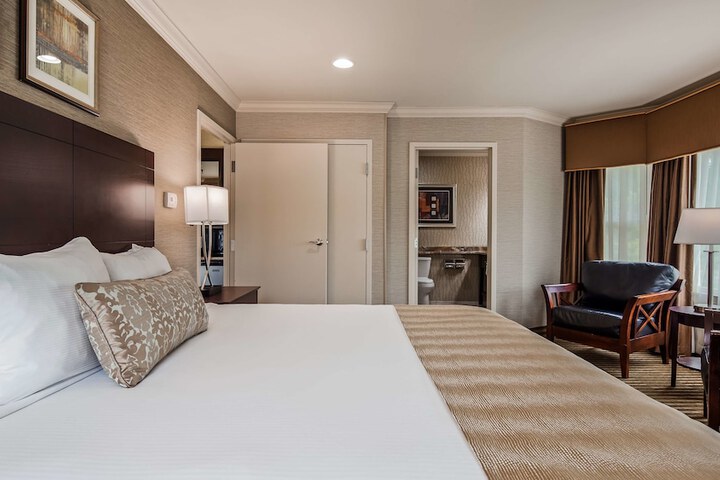 Room 17 of 25