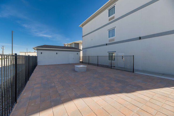 Terrace/Patio 31 of 32
