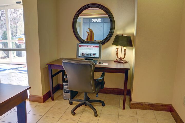 Business Center 32 of 32