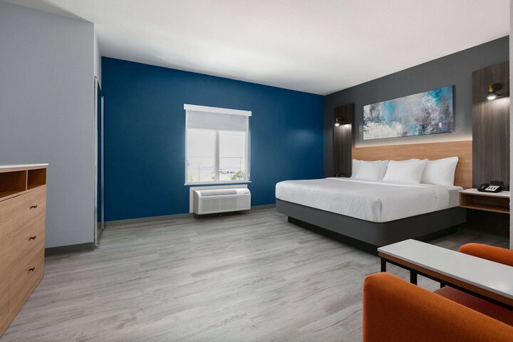 Room 9 of 30