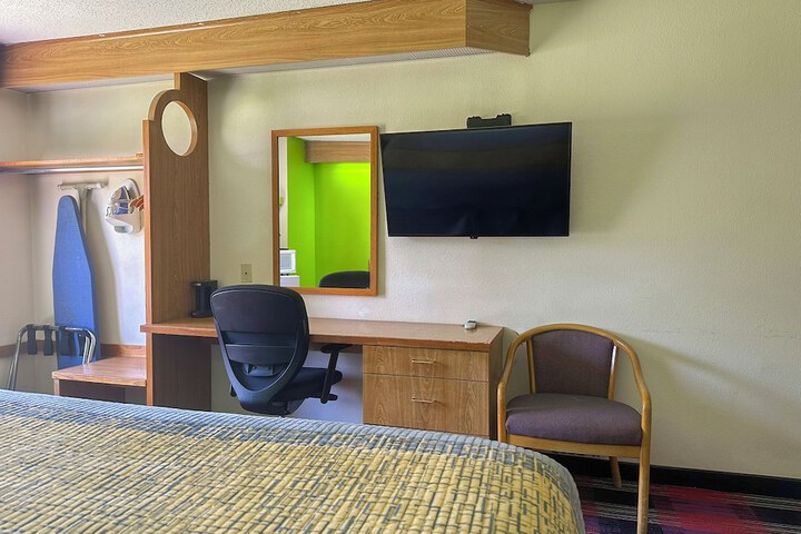 Classic Inn by Townhouse American Way Memphis I 240
