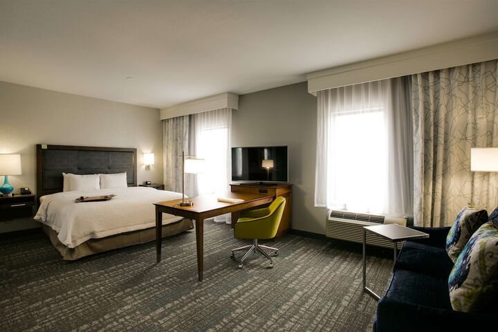 Hampton Inn & Suites Dallas / Ft. Worth Airport South