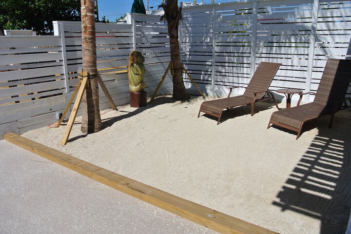 Sundeck 46 of 62