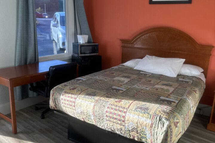 Room 12 of 25