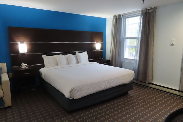 Room 41 of 76