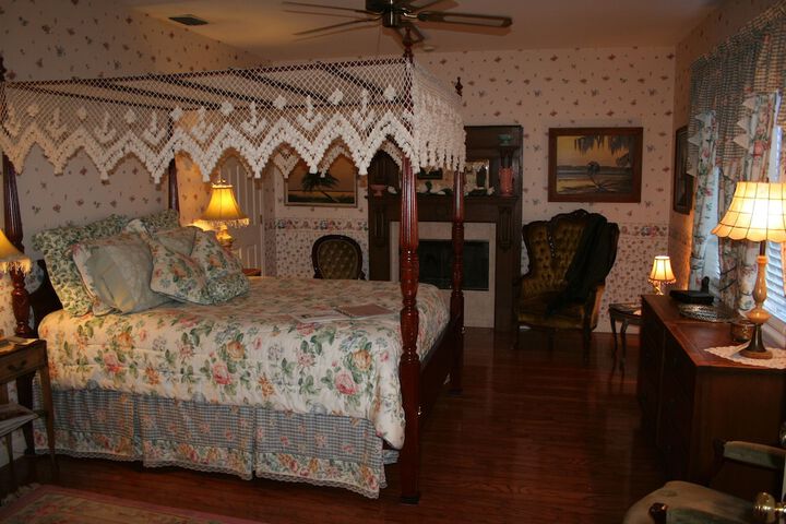 Heron Cay Lakeview Bed & Breakfast Inn